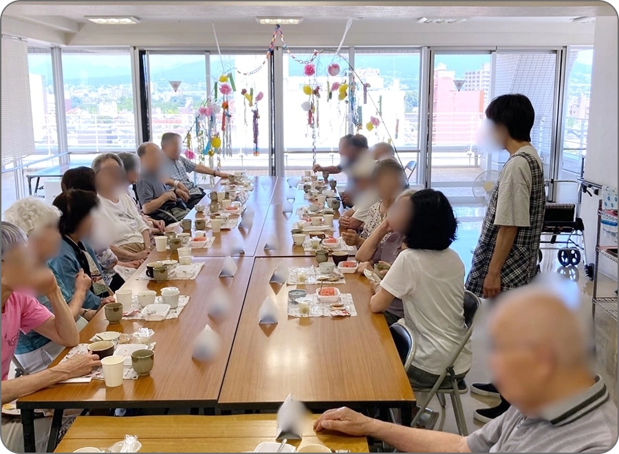 七夕 願いを込めた短冊を見ながらのお茶会です。